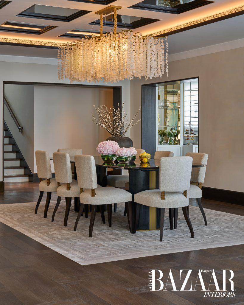 Magical Moments: Inside Jumeirah Dar Al Masyaf ’s Newly Revived Malakiya Villas 19 The dining room’s ambience in the Sama villa is created through reflective elements in the ceiling and a mirror feature which further illuminates the centre of the room