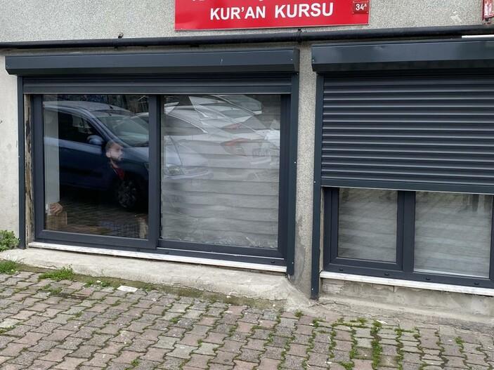 Kadıköy'de bir kadın Diyanet İşleri Başkanlığı'na bağlı Kur'an kursuna saldırdı
