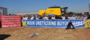 misir-fiyatina-karsi-cikan-ciftciler-tmo-onunde-protesto-duzenledi