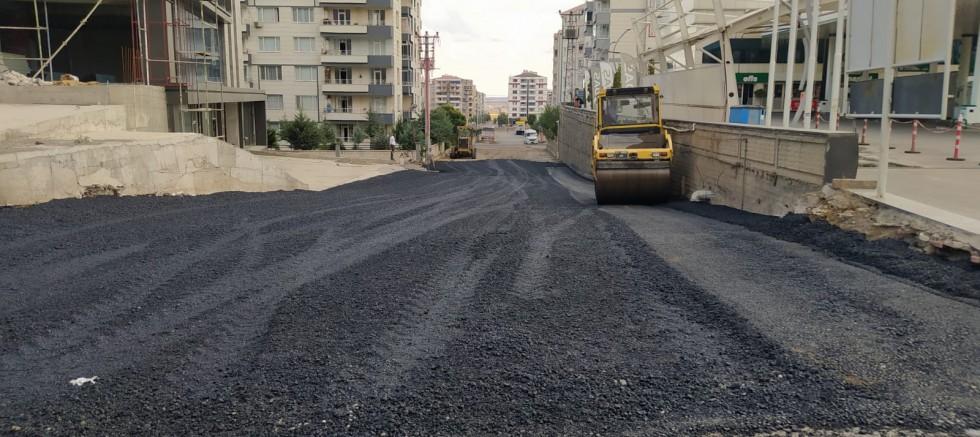 bagcilar-mahallesi-ni-sanliurfa-yoluna-baglayan-yol-baglar-belediyesi-tarafindan-asfaltlandirilarak-modernize-edildi