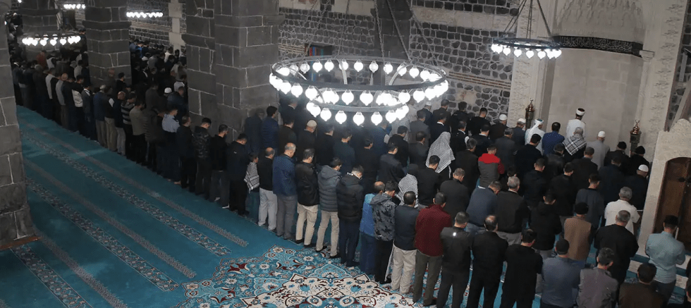 diyarbakirlilar-filistin-icin-sabah-namazinda-bir-araya-geldi