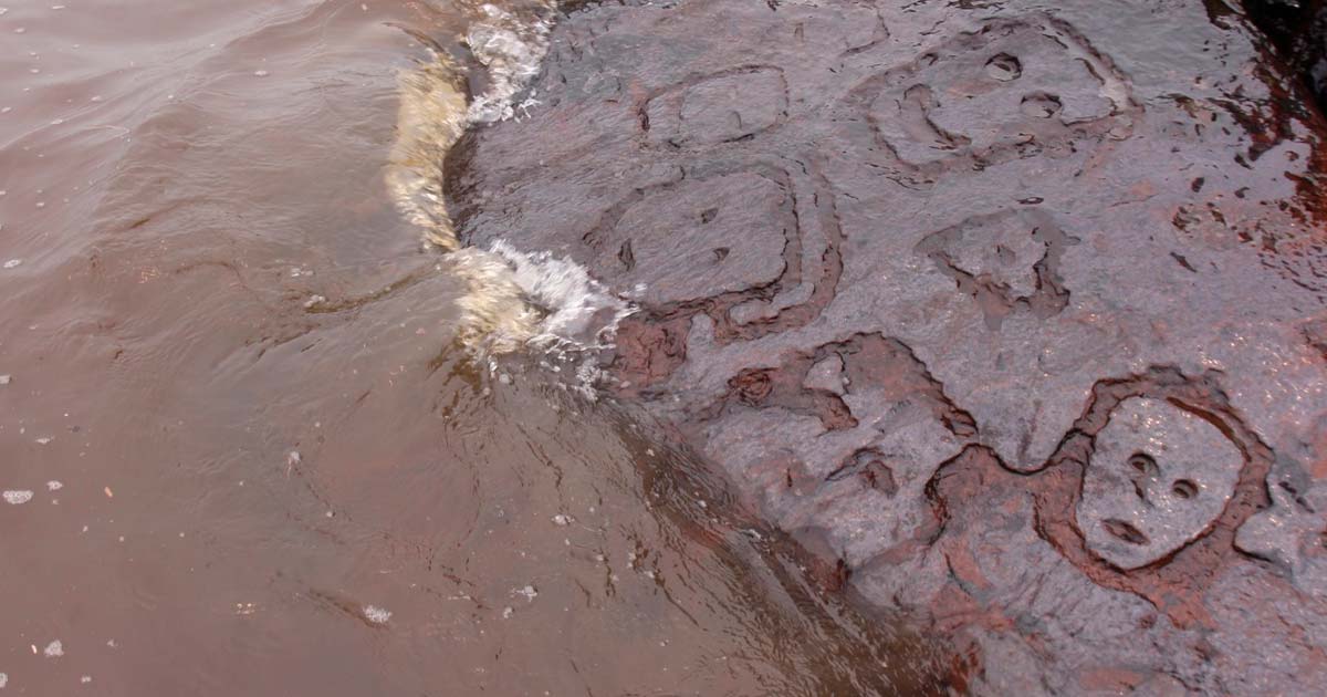 Brazilian Drought Unveils Rare Ancient Petroglyphs On Manaus Riverbed | Ancient Origins