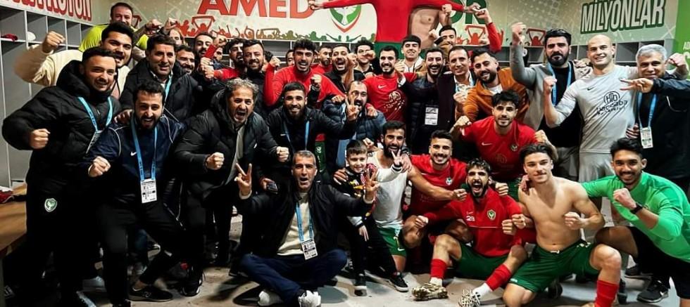 Amedspor, İnegölspor'u 5-2 mağlup ederek şampiyonluk yolunda önemli bir avantaj elde etti.