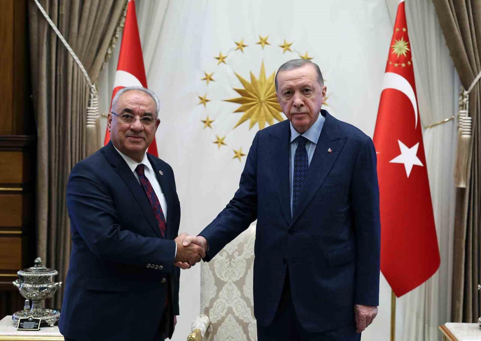 Cumhurbaşkanı Erdoğan, DSP Genel Başkanı Aksakal’ı kabul etti 