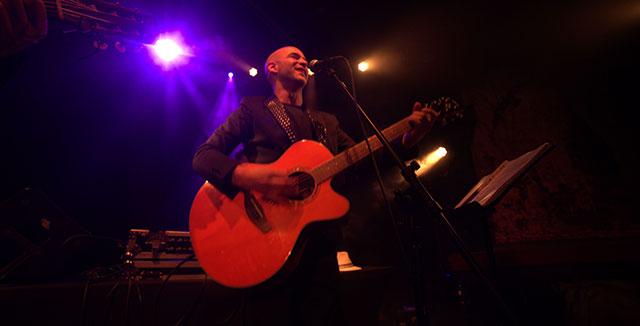 Söz yazarı ve besteci Murat Evgin, New York Drom’da konser verdi.