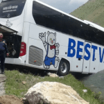 Bitlis’te yolcu otobüsü dereye uçtu: 7 yaralı