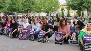 Diyarbakır’da kadınlardan “sessiz protesto”