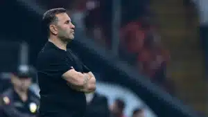 Okan Buruk fikstürü eleştirdi, hakeme kızdı