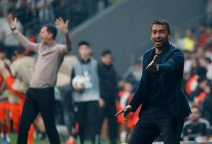 Giovanni van Bronckhorst'tan taraftara sitem