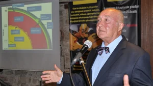 İki ilimiz sallandı! Prof. Dr. Ercan uyardı: "7.2'lik depreme gebe"