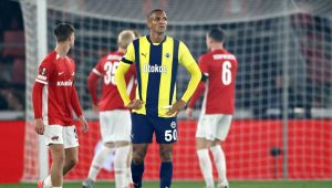 Fenerbahçe'de Becao cezalı duruma düştü