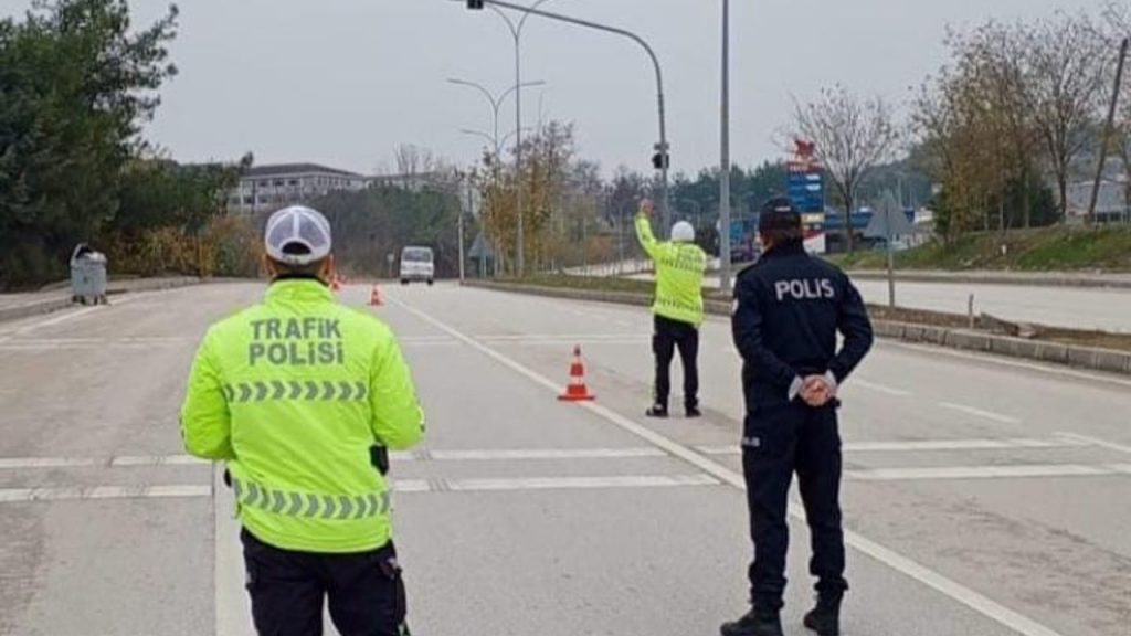 Bilecik'te kayıp ihbarı verilen 2 kişi uygulama noktasında yakalandı