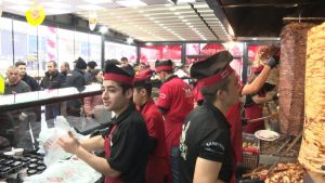 Ankara’da Açılışa Özel 1 TL’ye Döner Fırsatı, Stoklar 3 Saatte Tükendi!