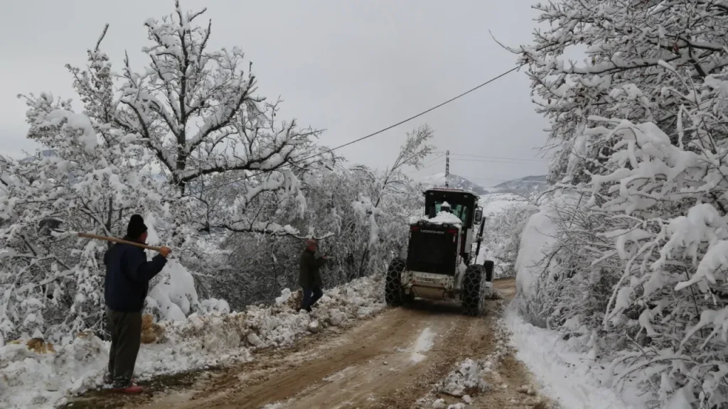 Artvin'de 58 köye halen ulaşılamıyor!