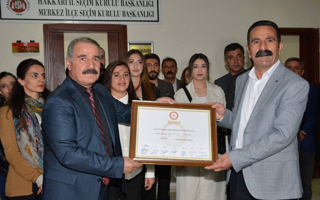 Hakkari Belediyesi Eşbaşkanı Mehmet Sıddık Akış'a 9 yıl hapis cezası