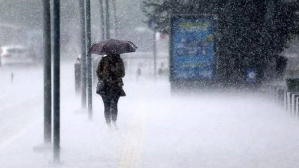 Meteoroloji saat verdi: Kar ve gök gürültülü sağanak yağış geliyor