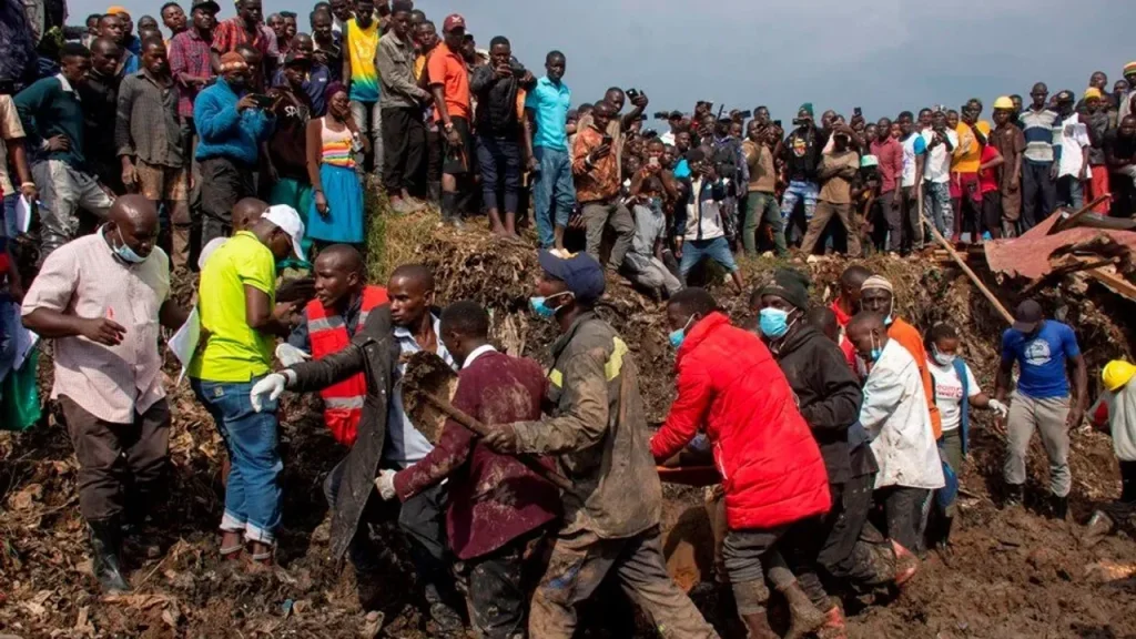 Uganda'da toprak kaymasında 13 kişi öldü