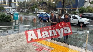 Alanya'da okullara dadanan suç makinesini JASAT yakaladı!