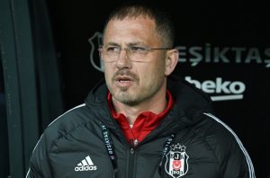 Serdar Topraktepe Beşiktaş'ın yeni hocası mı olacak?