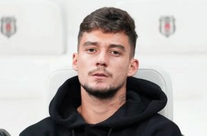 Beşiktaş'ta Ernest Muçi şoku! 'Bizden 4 isteyip onlara 10'a sattılar'