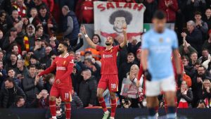 Liverpool en büyük rakibini saf dışı bıraktı