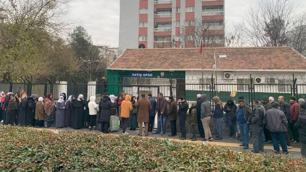 Devletin Uygun Fiyatlı Bakliyat Desteği Diyarbakır’da Yoğun İlgi Gördü