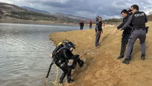 Uşak'ta kaybolan kişi gölette aranıyor