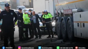 İzmir’de öğrenci servisi park halindeki tıra çarptı