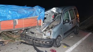 Manisa'da trafik kazasında Şerif Sevben öldü, 2 kişi yaralandı