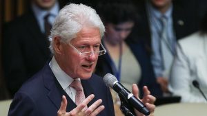 ABD'nin eski Başkanı Clinton hastaneye kaldırıldı