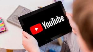 YouTube'un Yatay Ekran Moduna Yeni Bir Tasarım Geliyor: Tablet ve Katlanabilir Ekranlı Telefonlarda Çok İşe Yarayacak