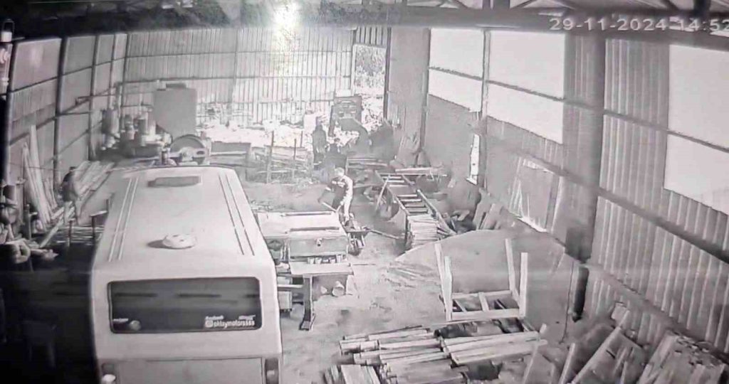 Zonguldak’ta Babasının Atölyesine Minibüsle Giren Genç Serbest Bırakıldı