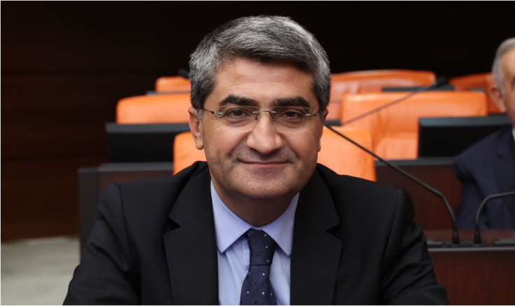 DEVA Partili Ekmen Erdoğan, ‘İsrail’e kurban olurum‘ diyen İbrahim Tatlıses’le sahneye nasıl sahneye çıktı