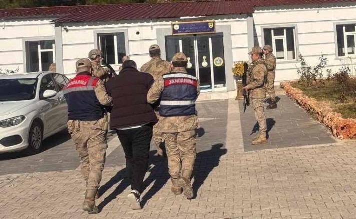 Diyarbakır'da çeşitli suçlardan aranan 2 firari yakalandı