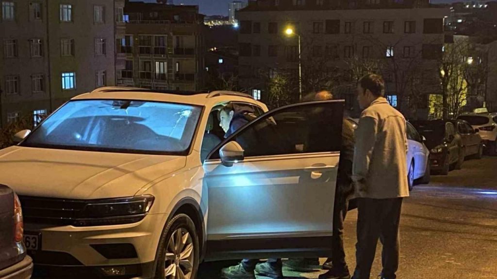 Küçükçekmece’de motosikletli gence silahlı saldırı: 1 ağır yaralı