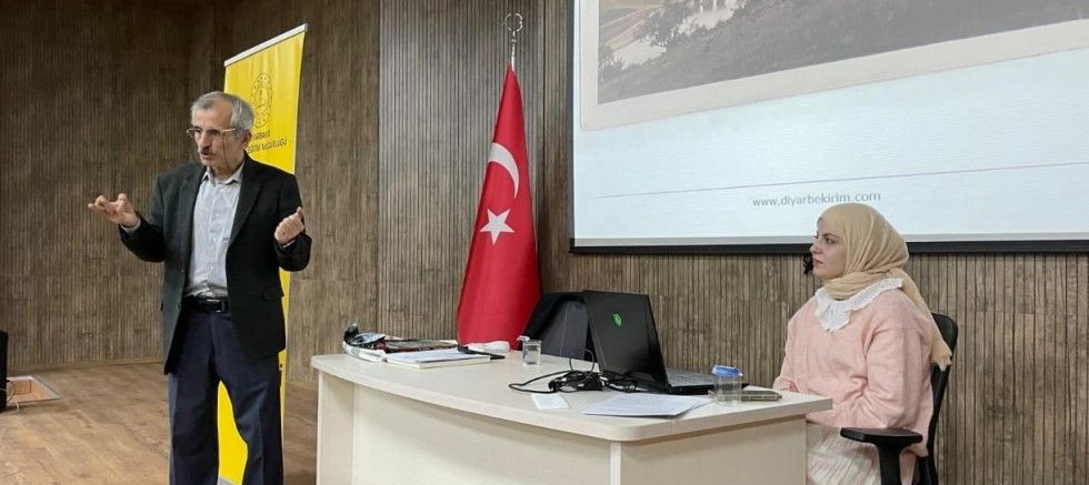 Yazarımızdan Diyarbakır'da İlk Kez Fotografçılık Tarihi Sunumu