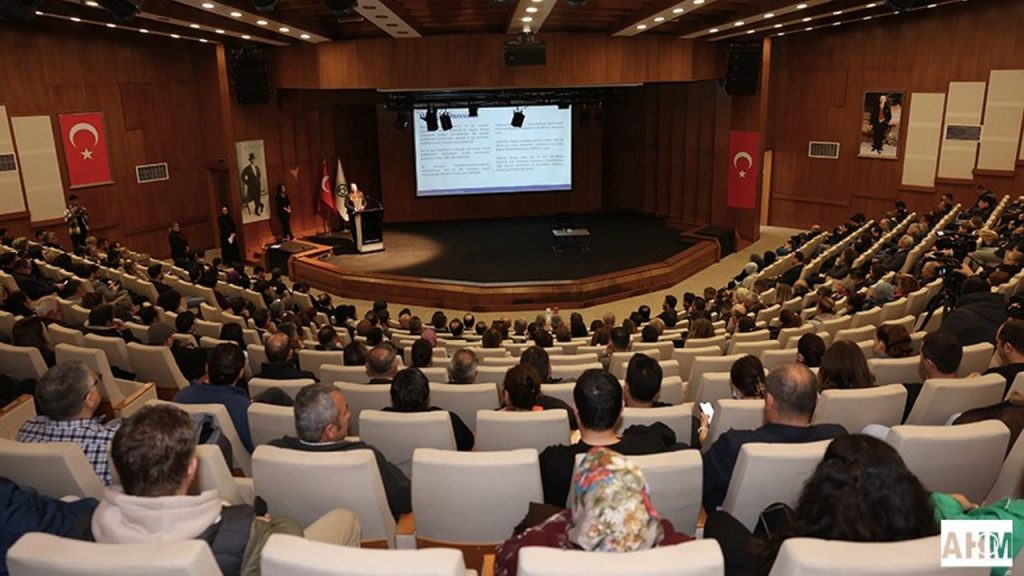 6 Şubat Depremlerinde Hayatını Kaybedenler ÇÜ'de Anıldı