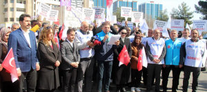 İşten çıkarılan işçilerin nöbeti Ramazan ayında da devam ediyor