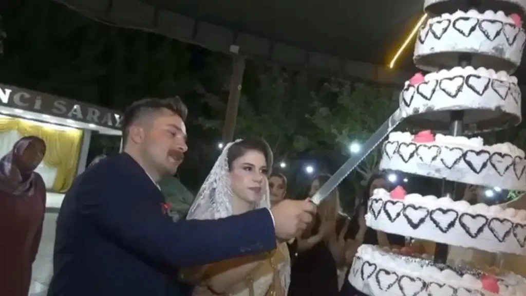 Düğün pastası 60 davetliyi hastanelik etti