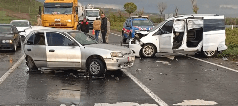 agri da meydana gelen trafik kazasida 5 kisi yaralandi 73xLpI 1heEb6