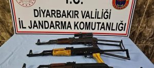 diyarbakir da durdurulan aracta 3 adet kalasnikof bulundu YfLYO2 pGYxbc