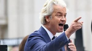 hollanda wilders in secim vaadi camileri ve islami okullari kapatmak kuran i yasaklamak KYeBs3