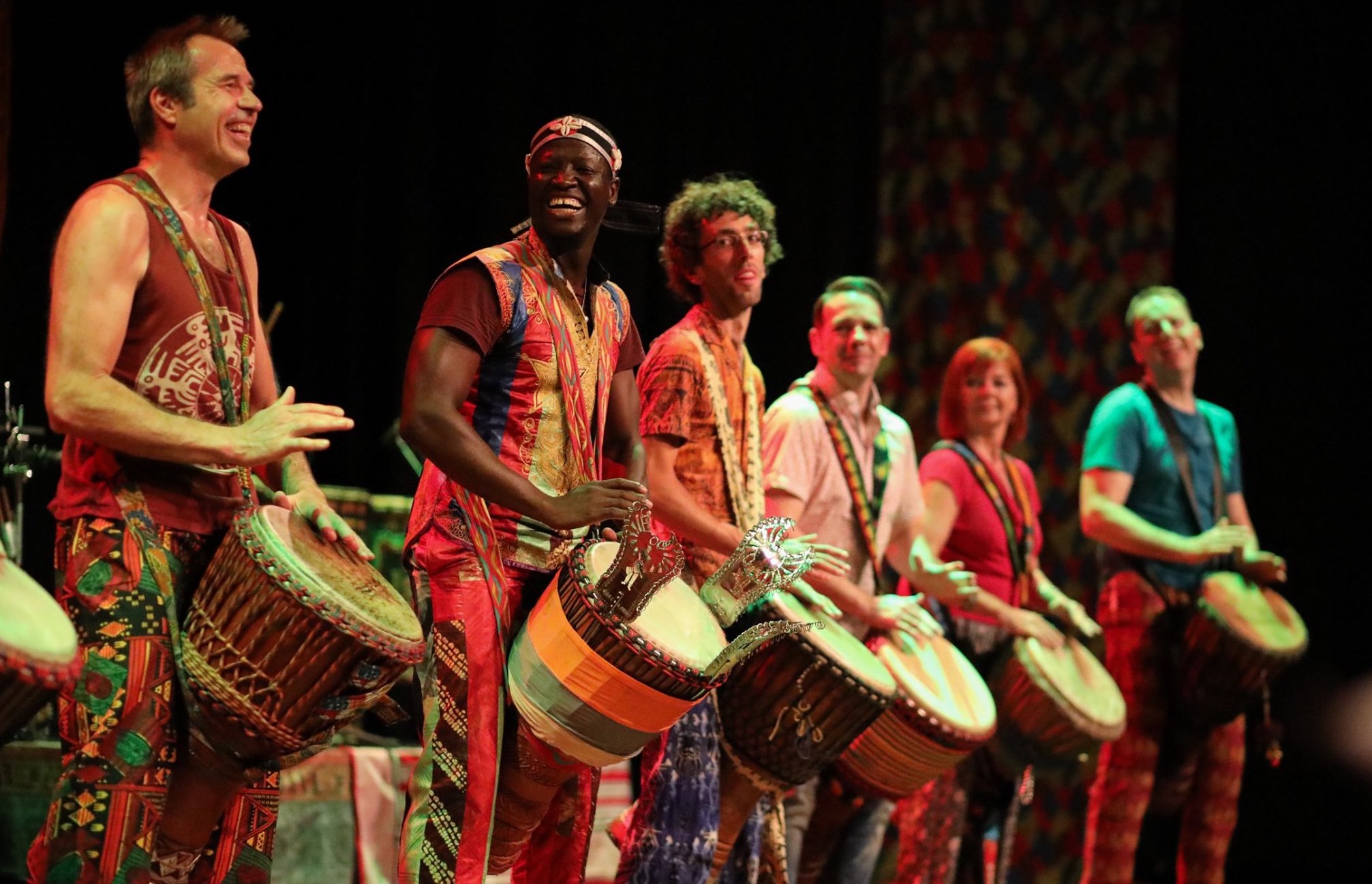 Leer alles over djembé tijdens onze actieve les DJEMBEFOLI