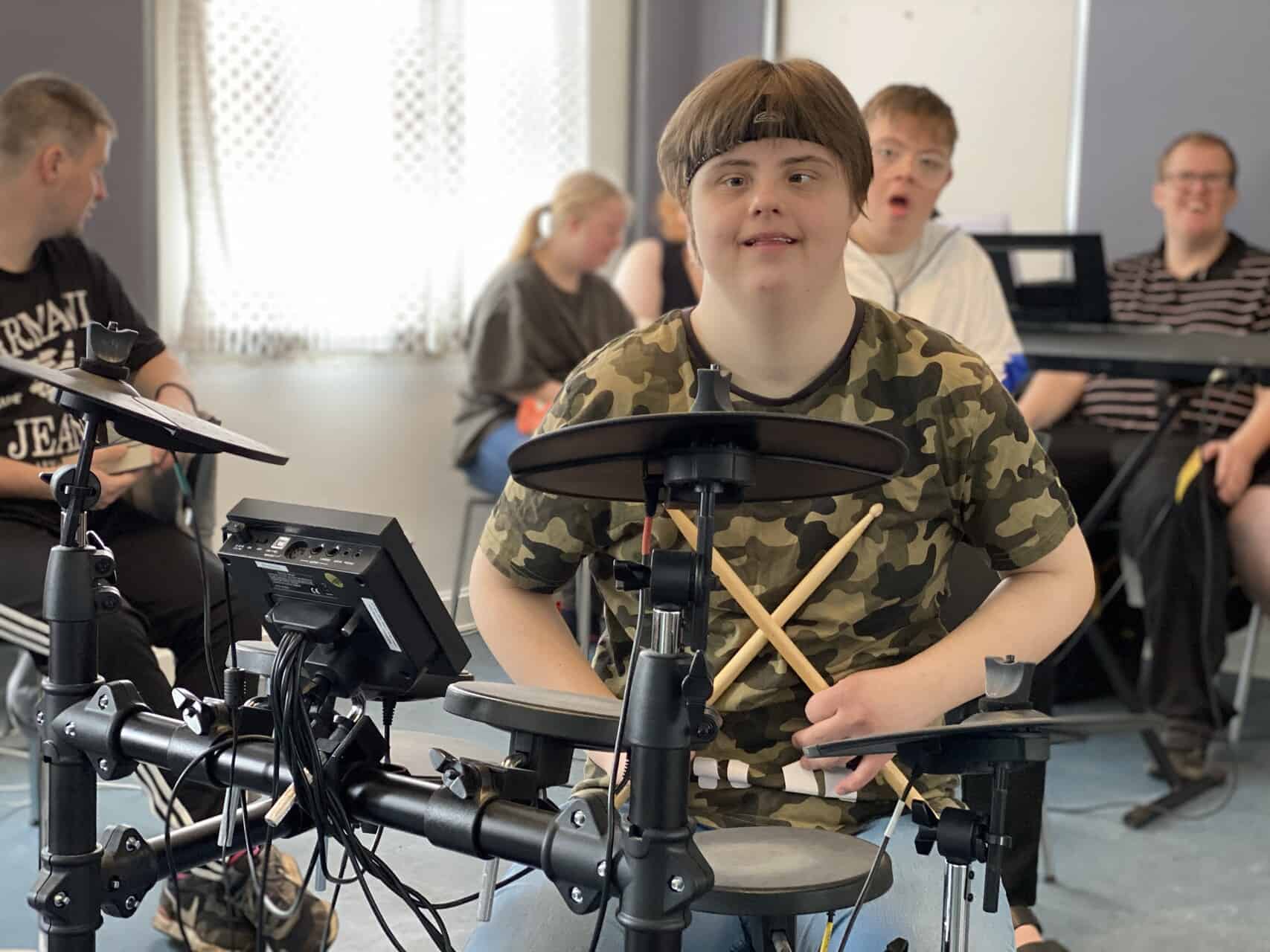 Sofie i Musikundervisning på Djurslands Folkehøjskole