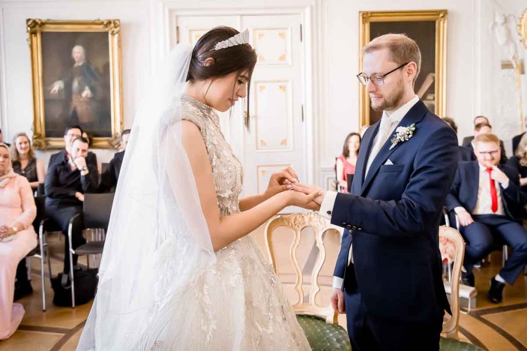 Hochzeit in Aachen, weißer Saal, Rathaus in Aachen, Katschhof, Fotograf Aachen, Hochzeitsfotografie Düren, Hochzeitsfotograf Jülich, Newborn Fotografie Niederzier, Portraitfotografie Eschweiler, Fotostudio Düren, Fotograf in der Nähe, Fotoatelier Jülich, Fotostudio,