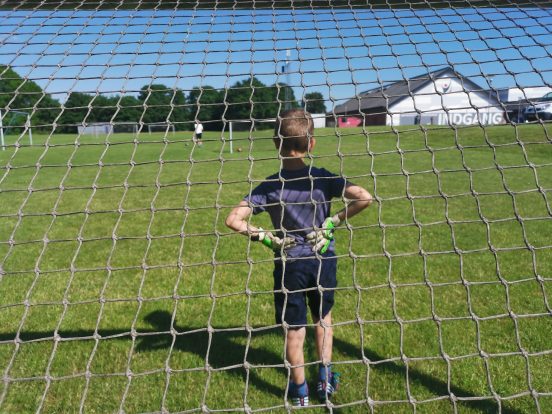 Fodbold i varmen, spillet varede ikke så længe i dag. Foto: AGR. domesticmanager.dk