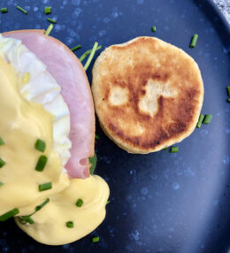 Æg Benedict med Sauce Hollandaise