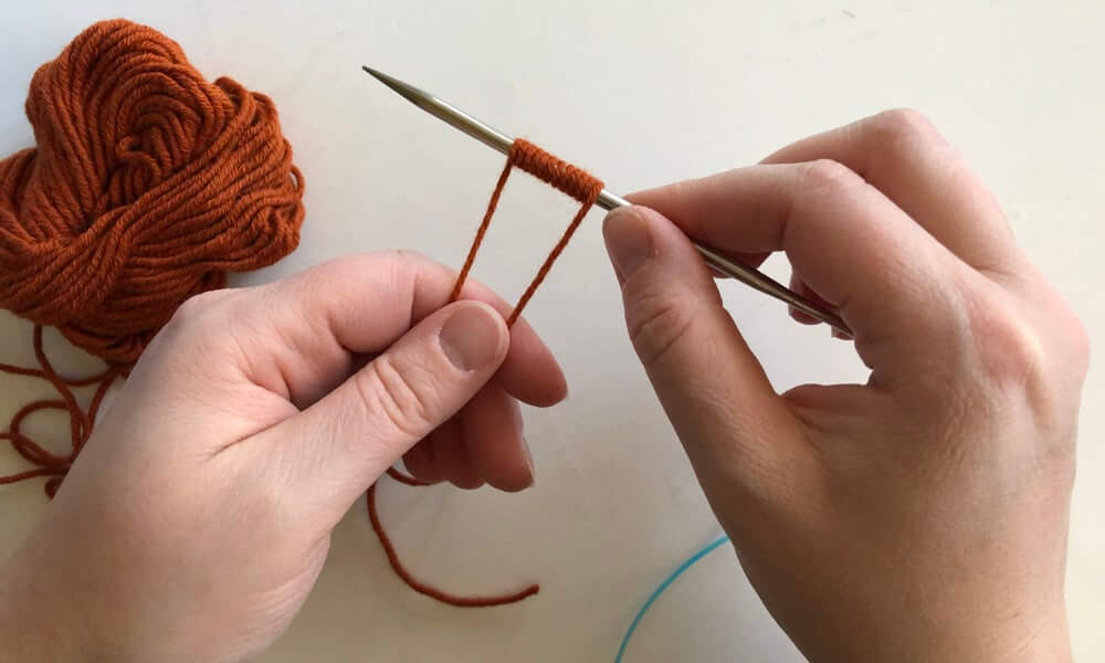 Estimate how much yarn you need for your long tail cast on.