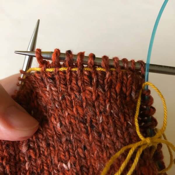 How to Use a Lifeline - Knitting Stitch Dictionary 