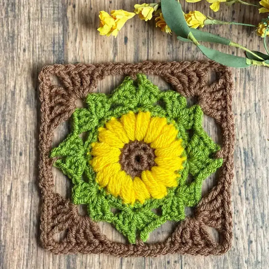 The Best Beginner Granny Square Step by Step Crochet Tutorial - JSPCREATE